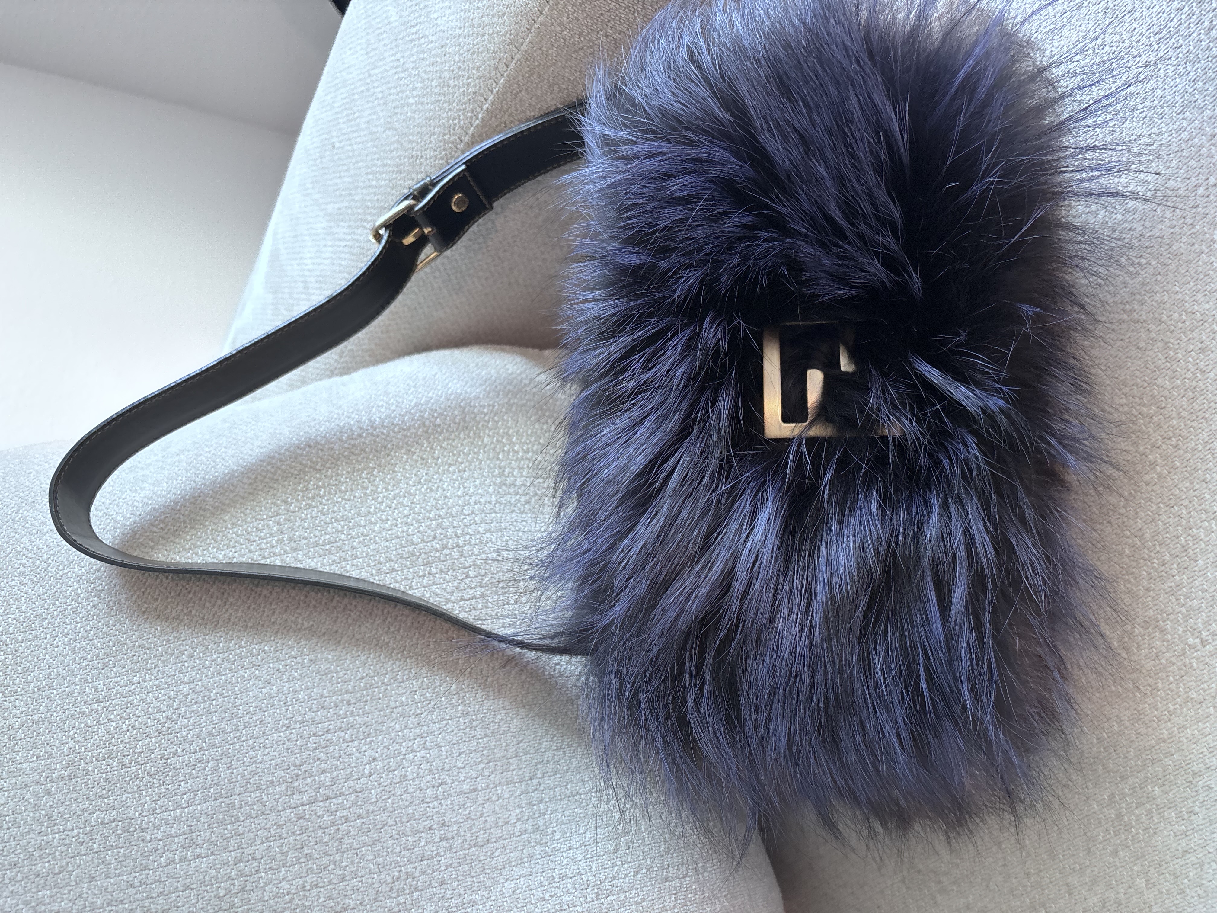 fendi fox fur baguette, perfect by yemifa*** - OneMall
