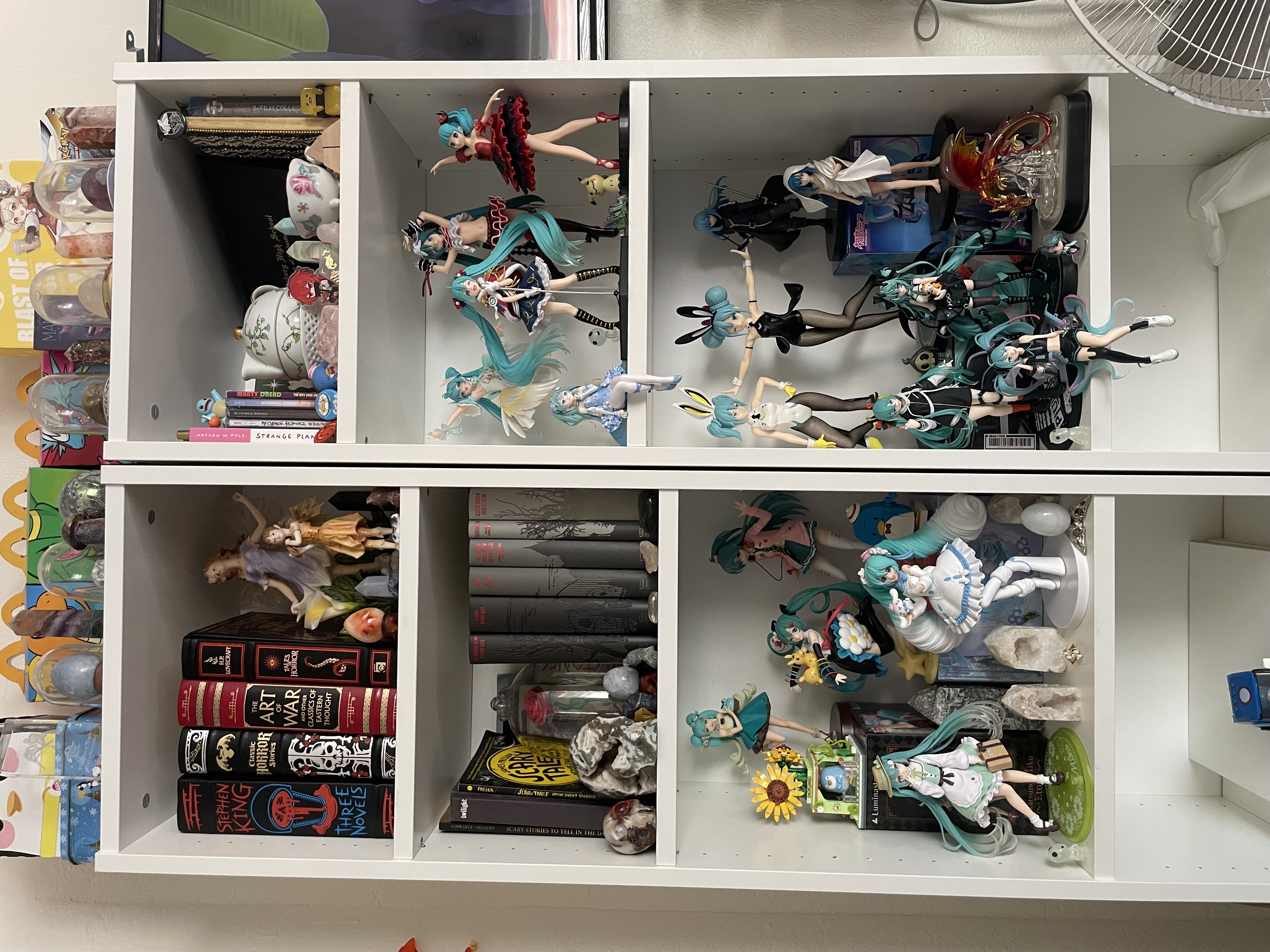 Perfect Condition Hatsune Miku’s by Noe - OneMall