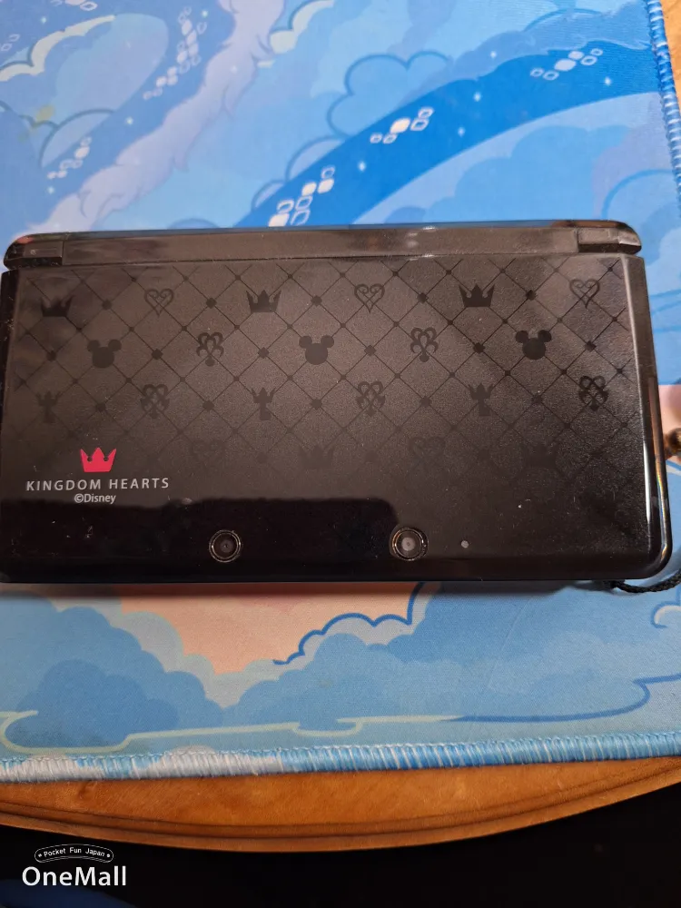 Good condition, 3DS turns on and works well! by Ness - OneMall